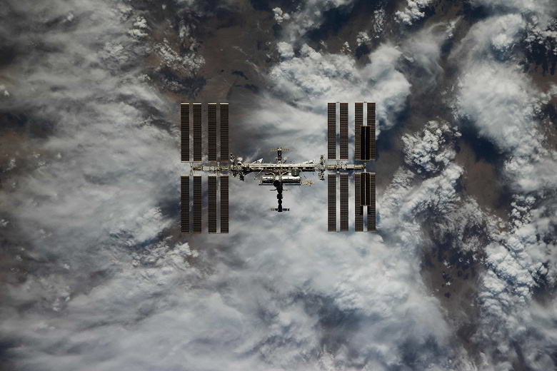 «Новые! Эксклюзивные! Уникальные!»: первые снимки МКС с завершённым российским сегментом