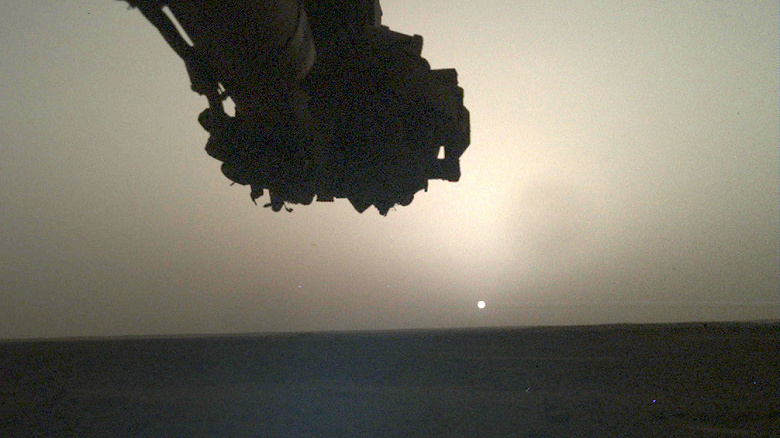 NASA запечатлело восход Солнца на Марсе: фото и видео