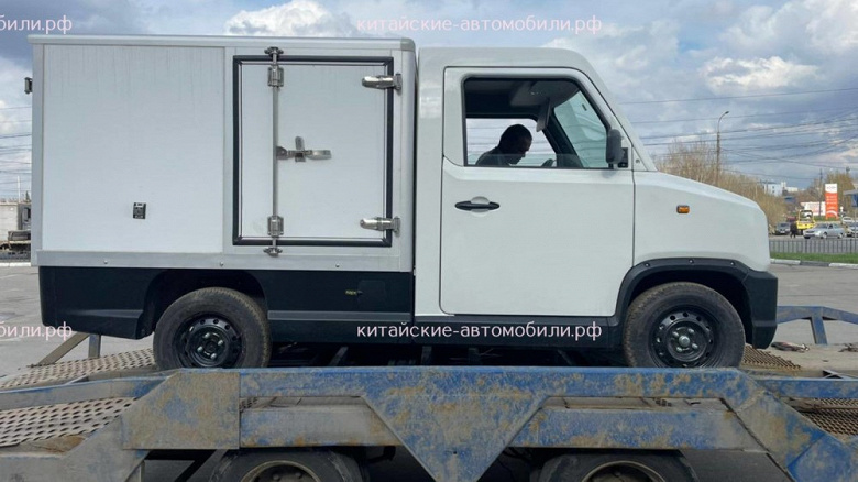 A small electric Chinese truck with a load capacity of 1 ton. WOLV FC25 has already been spotted in Russia