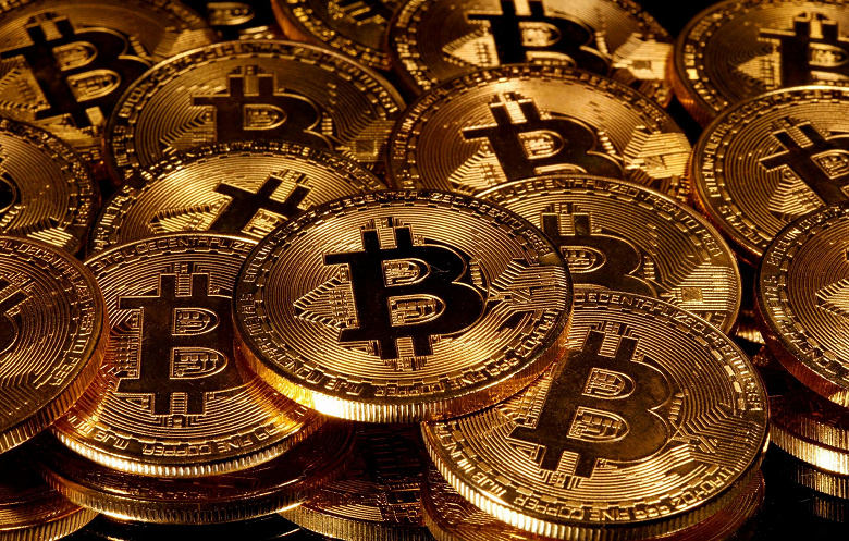 Bitcoin уже не спасти? Курс обвалился почти до 34 000 долларов 