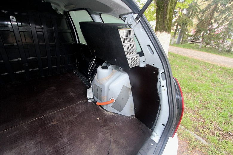 Таким будет мелкосерийный российский электромобиль на базе Lada Granta. Все подробности о проекте Nemo из Нижнего Новгорода, который имеет кое-что общее с Nissan Leaf