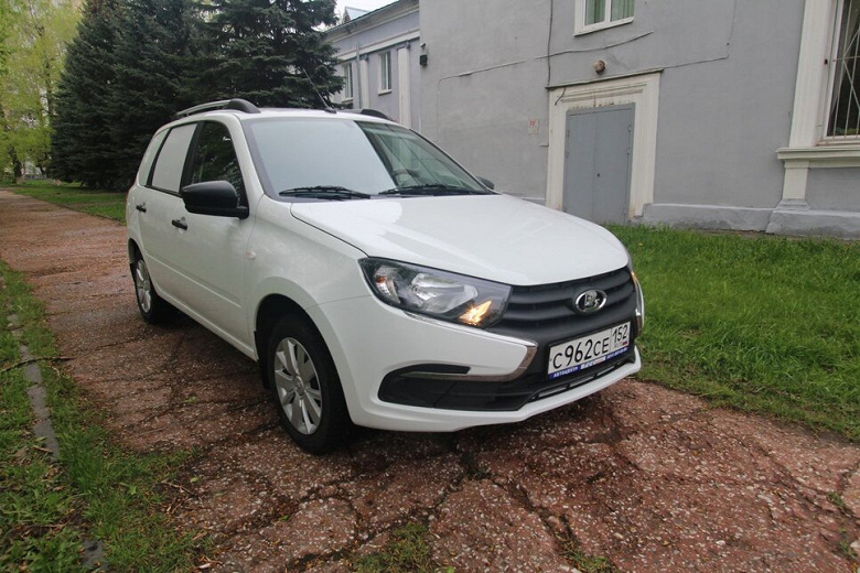 Таким будет мелкосерийный российский электромобиль на базе Lada Granta. Все подробности о проекте Nemo из Нижнего Новгорода, который имеет кое-что общее с Nissan Leaf