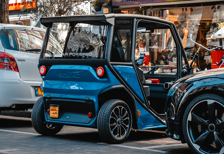 Представлен двухместный электромобиль Squad с солнечной батареей