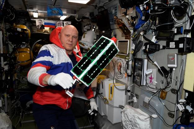 Российские космонавты запустят спутники прямо с МКС