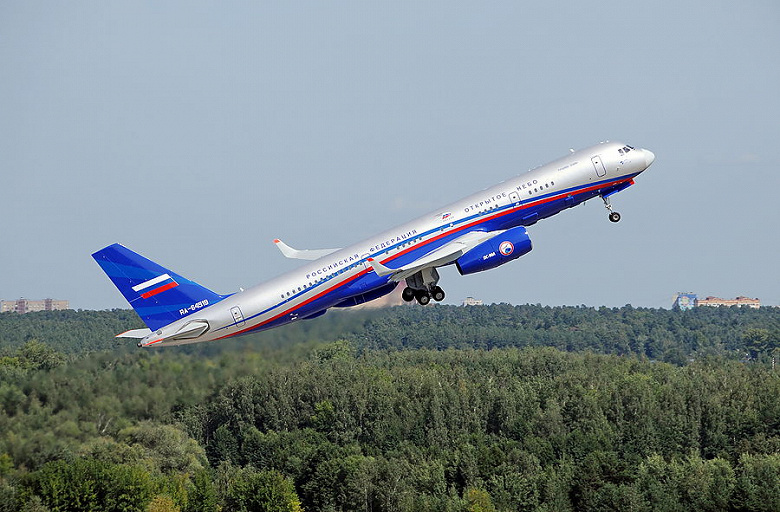 Предприятие Роскомоса будет в три смены производить детали для самолетов Ty-214 и Ил-96