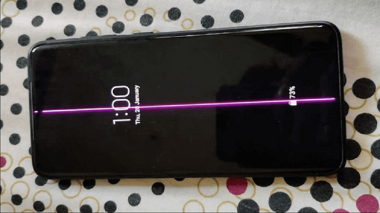 Старая проблема на новый лад: пользователи жалуются на зелёные и розовые полоски на экранах Samsung Galaxy S20
