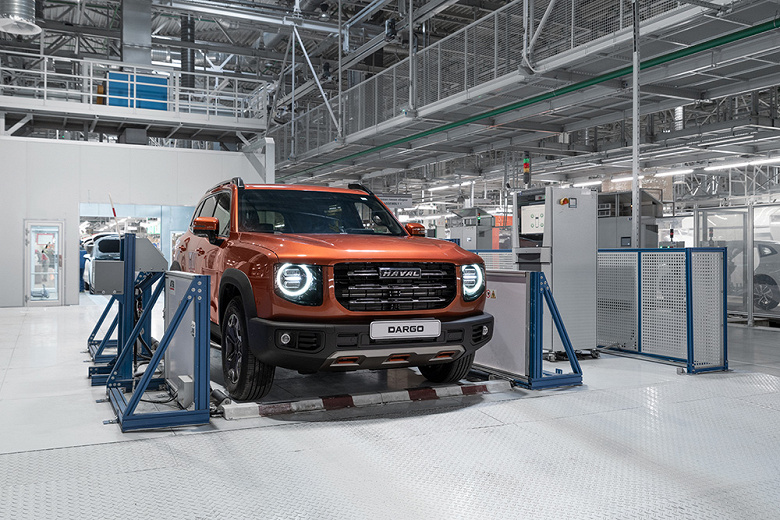 Россияне ощутили на себе последствия санкций. Половина опрошенных готова пересесть на «китайцев»