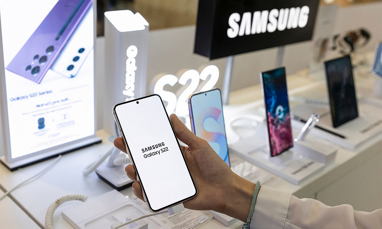 Samsung прекратила поставки смартфонов в Россию, а может не стоило? 50 миллионов смартфонов компании пылятся на складах дистрибуторов – нет спроса