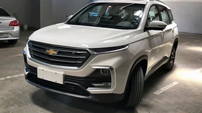 В России появились машины, которых никогда не было на нашем рынке. Какие автомобили чаще всего привозят россияне