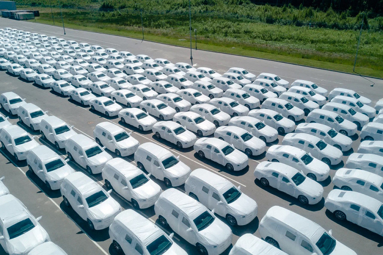 В России обнаружены десятки тысяч новых машин, которые никто не торопится покупать