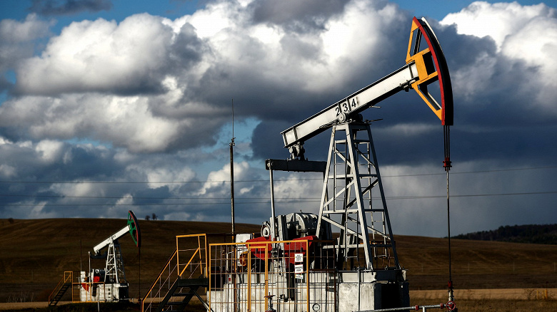В Минфине России отказались продавать нефть за криптовалюту