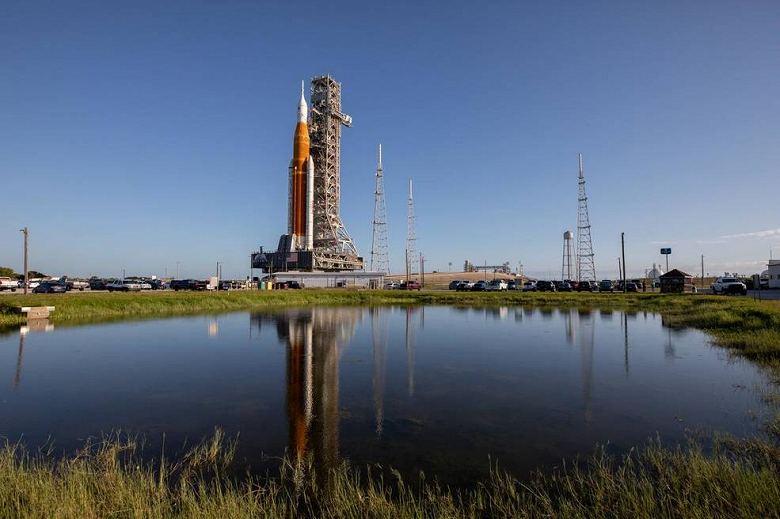 Генеральная репетиция удалась: NASA начинает готовить огромную лунную ракету Artemis 1 к запуску без дополнительных тестов, несмотря на утечку водорода