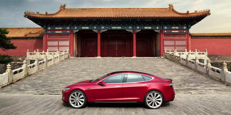 Tesla требует возврат денег за свои автомобили с корпоративных клиентов в Китае. Но это не вымогательство — так прописано в договоре