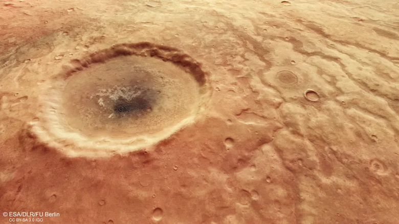 Европейская станция обнаружила «жуткий глаз», который смотрит на неё с Марса