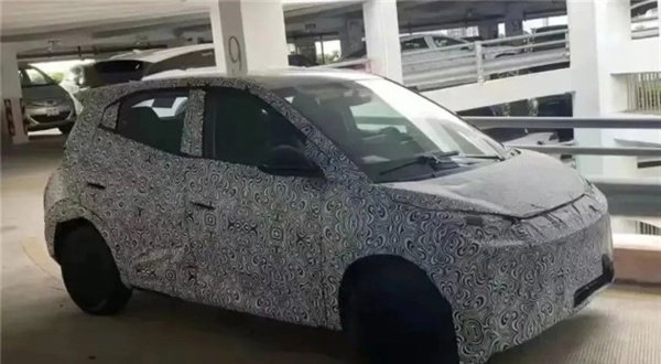 BYD уже делает то, что никак не получается у Tesla. Китайская компания готова представить пятиместный электромобиль за 12 000 долларов с запасом хода 400 км