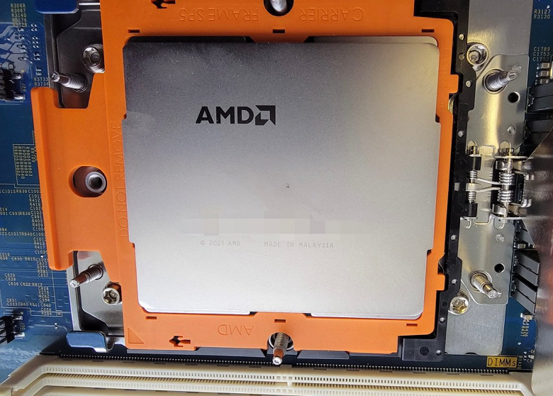 Гигантский процессор AMD засветился на фото. CPU Epyc поколения Genoa выйдут в конце года
