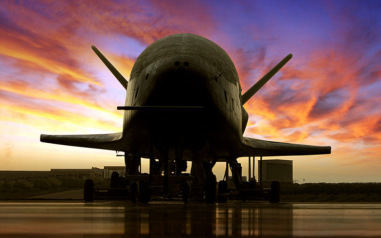 Таинственный военный беспилотник NASA побил свой рекорд нахождения в космосе. Boeing X-37B находится на орбите уже более 780 дней