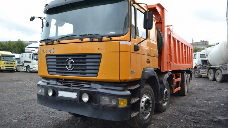 КамАЗ едва удержал лидерство. Китайский грузовик стал вторым по продажам в России