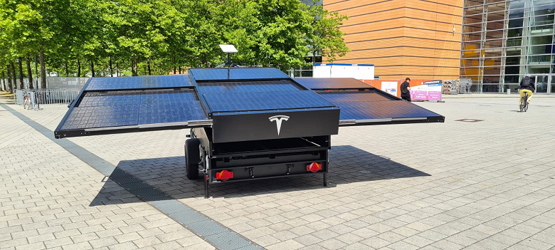 Tesla представила свой первый прицеп с солнечными панелями и интернетом Starlink