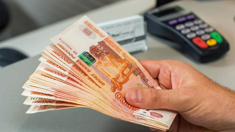 ВТБ анонсировал переводы в страны СНГ по номеру телефона. Доллар упал до 55,5 рубля