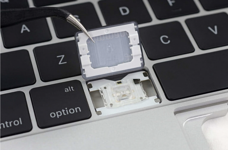 Чем больше пользователь страдал из-за клавиатуры-бабочки в MacBook, тем больше он получит. Apple выплатит 50 млн долларов в рамках судебного иска