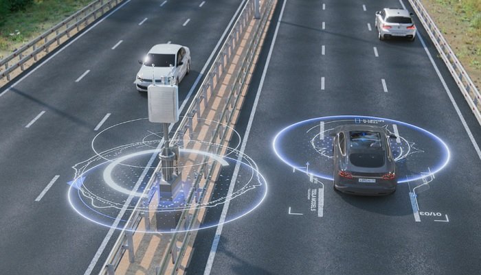 Подключенный к дороге автомобиль с отечественным оборудованием прошел испытания