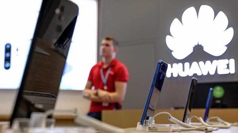 Huawei вернулась в Россию: возобновлены поставки смартфонов и другой техники