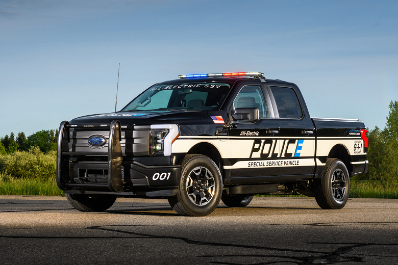 Представлена мощнейшая версия электромобиля Ford F-150 Lightning. Это первый в США пикап для полиции