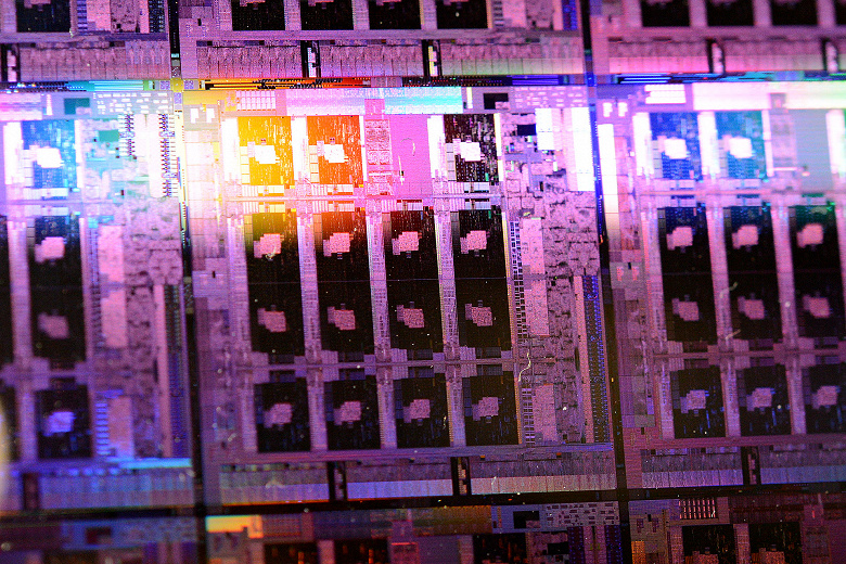 60-ядерному процессору Intel придётся конкурировать с 96-ядерным монстром AMD. Появились параметры CPU Xeon поколения Sapphire Rapids-SP
