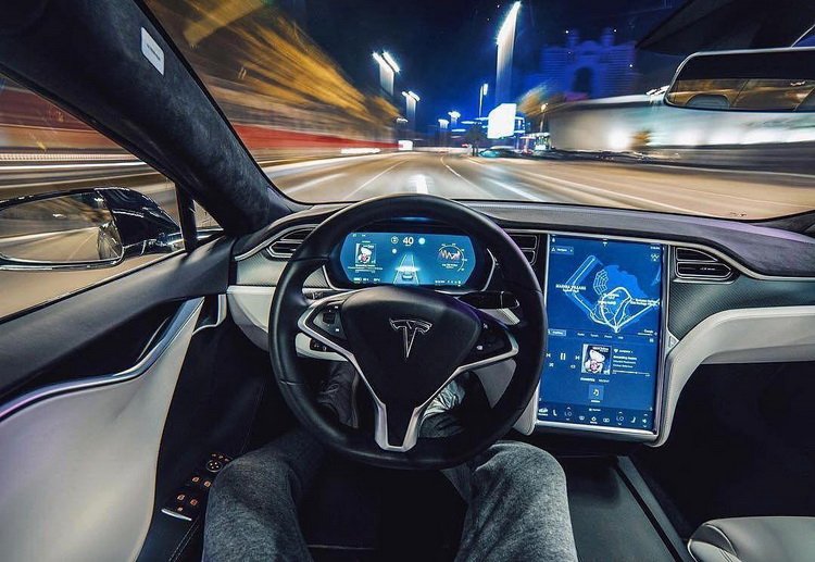 Электромобили Tesla могут запретить в Калифорнии из-за некорректной рекламы автопилота