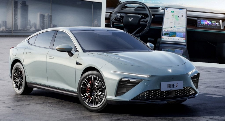 BlackBerry — это и операционная система для машин. Электромобиль Nezha S с запасом хода 715 км оснащён BlackBerry QNX Neutrino