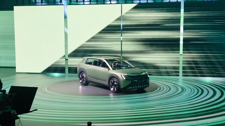 Skoda Vision 7S unveiled - the company's first car in a completely new style