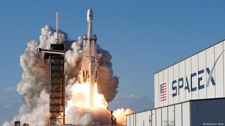 Европейское космического агентство рассматривает ракеты SpaceX в качестве замены российским «Союзам»