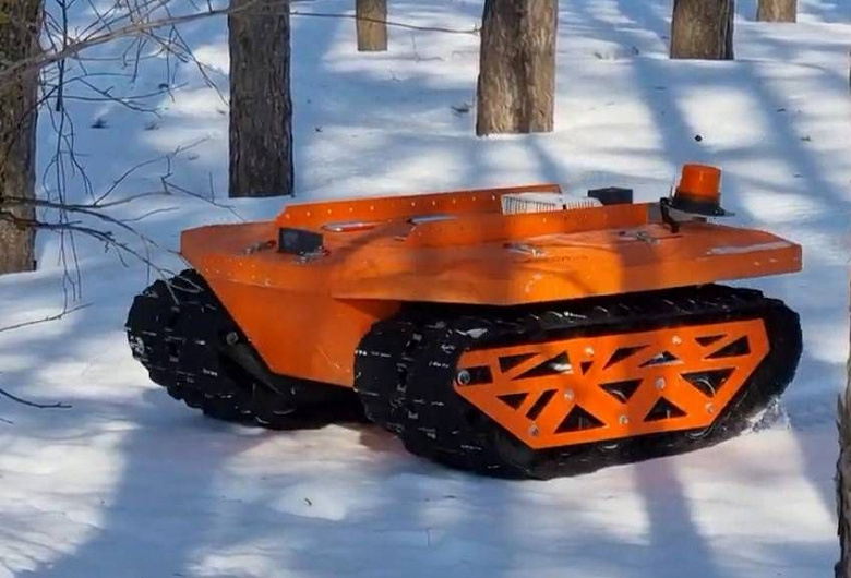 В России разработали роботов, которые могут перевозить раненых и боеприпасы. Их показали на «Армии-2022»