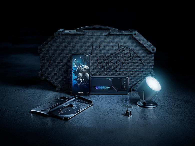 Dieser Held braucht ein Smartphone. Asus ROG Phone 6 Batman Edition mit wasserdichtem Gehäuse und Bat-Signal-Scheinwerfer vorgestellt