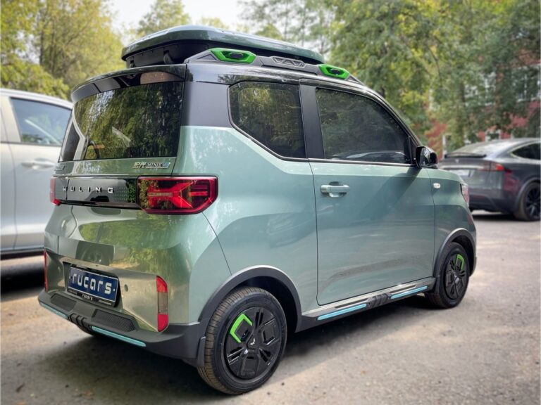 Самый продаваемый китайский электромобиль Wuling Hongguang Mini EV появился в России. Его шансы на успех снижает очень высокая цена