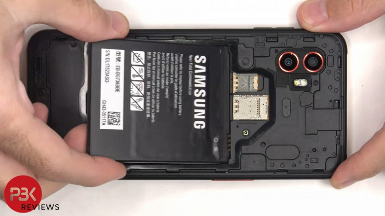 Неубиваемый смартфон Samsung Galaxy Xcover6 Pro со сменным аккумулятором высоко оценили за ремонтопригодность