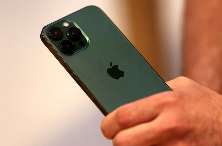 Apple запретили продавать iPhone без зарядного устройства в Бразилии. Компания обжалует это решение