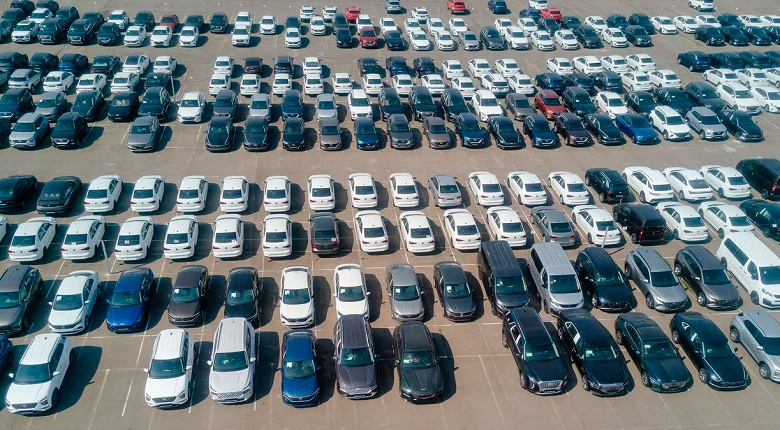 А как же дефицит автомобилей? В Подмосковье обнаружились тысячи пылящихся на складах иномарок, в их числе Volkswagen, Audi, Hyundai, Genesis, Peugeot и Citroen
