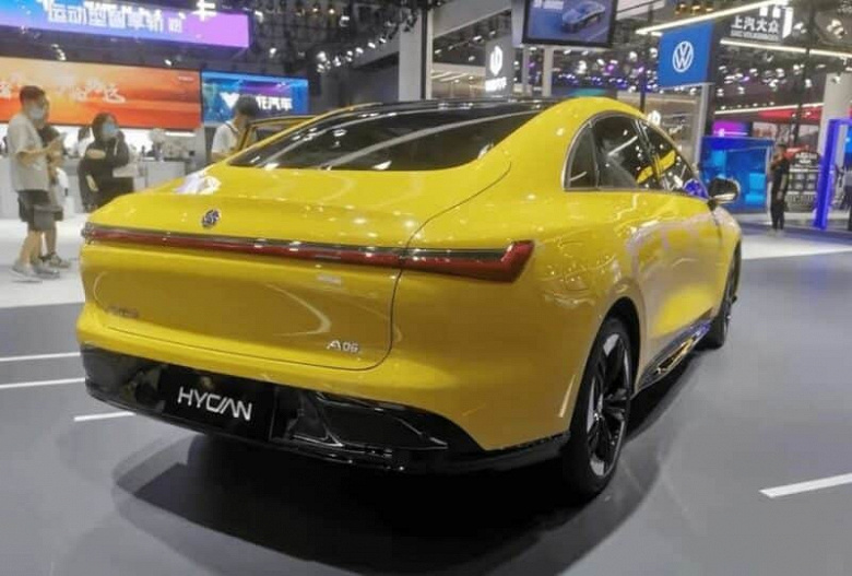 5 meters long, cruising range 630 km, four-wheel drive and 217 hp. for $26,000. China's GAC Hycan A06 receives 30,000 bids in three days