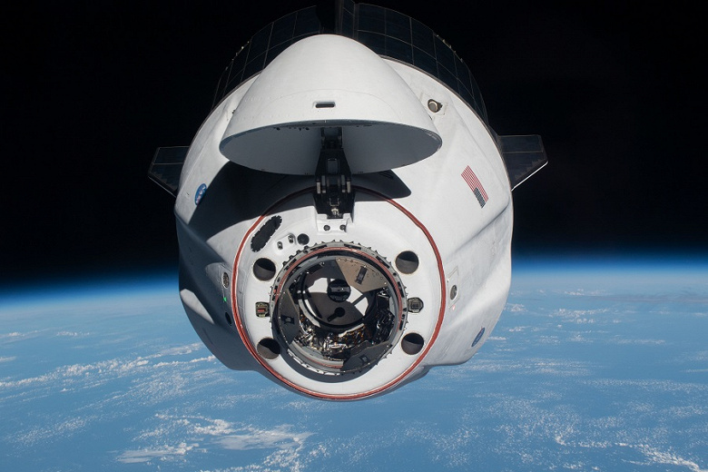 NASA изучит возможность спасти Hubble с помощью корабля SpaceX Dragon