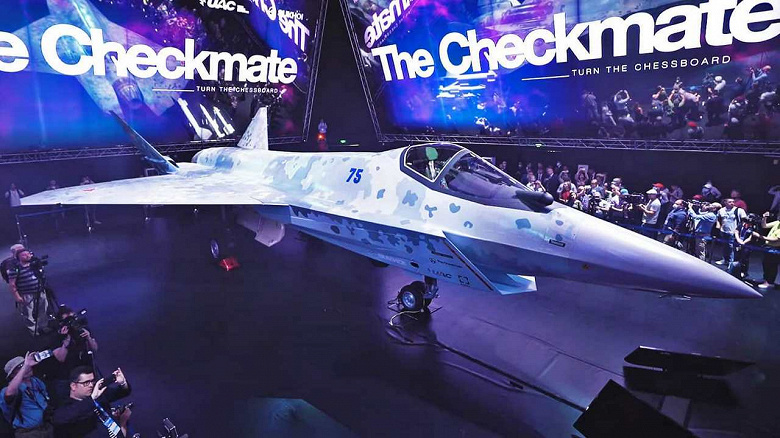 Die erste industrielle Charge des neuesten Jagdflugzeugs Su-75 Checkmate wird 2026 produziert