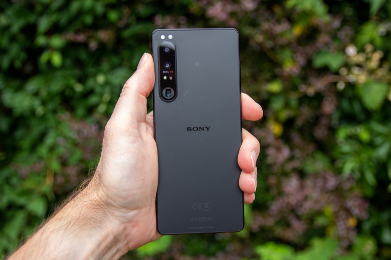 Флагманский смартфон Sony Xperia 1 IV резко обвалился в цене Китае