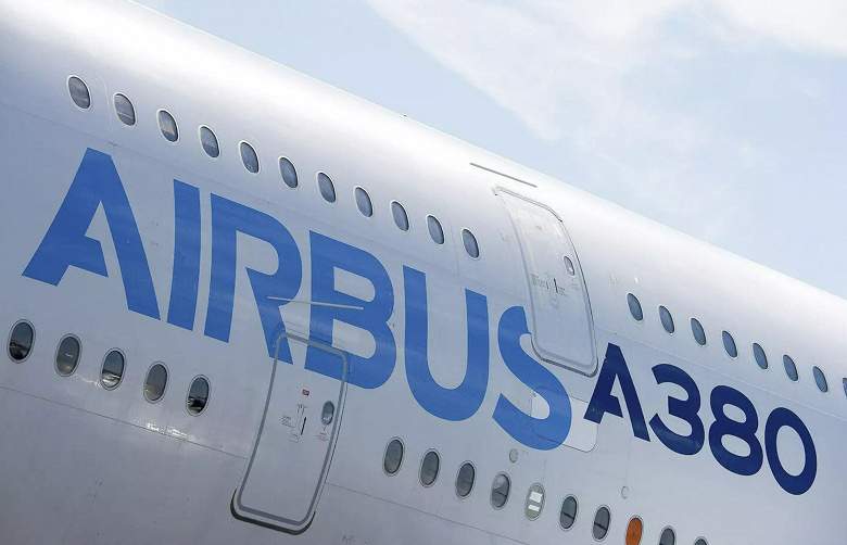 Самый большой в мире пассажирский самолёт разберут на части и продадут как сувениры. Airbus A380 верой и правдой служил компании Emirates с 2008 года