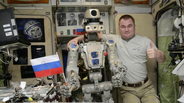 Создатель робота «Фёдор» представил два варианта лунного робота