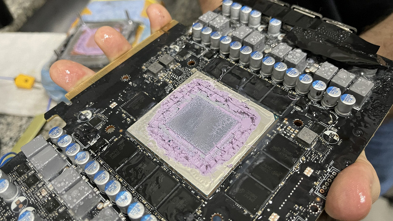 GeForce RTX 4090 продолжает бить все рекорды разгона. Первые эксперименты с жидким азотом позволили поднять частоту GPU до 3.45 ГГц