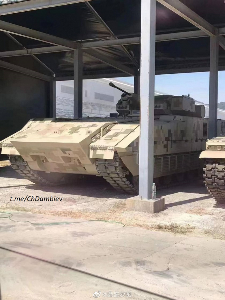 Аналог БМП Т-15 «Армата» — тяжёлую боевую машину пехоты компании Norinco — впервые показали вживую