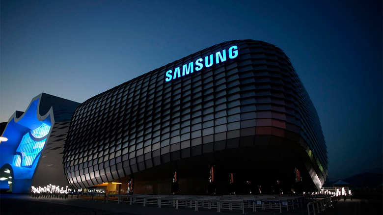 Впервые за три года Samsung отчитается о падении прибыли — так считают аналитики Refinitiv SmartEstimate