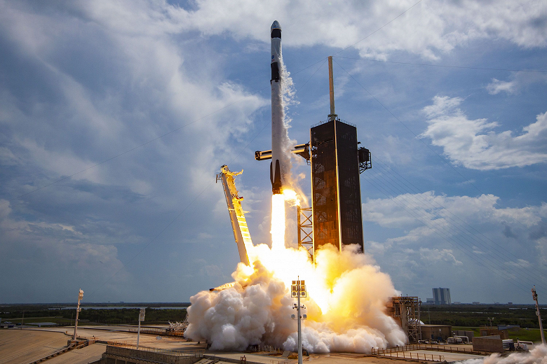 «Теперь Falcon 9 стала рекордсменом по количеству запусков одного типа корабля за год», — Илон Маск поздравил команду SpaceX