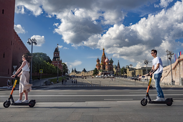 В России ограничили скорость электросамокатов, гироскутеров и моноколёс
